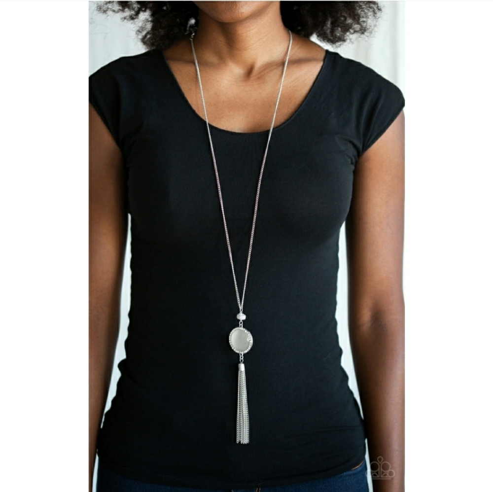 SPARKLING SPECTACLE Necklace
